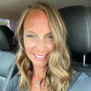 Meet your Posher, Carla